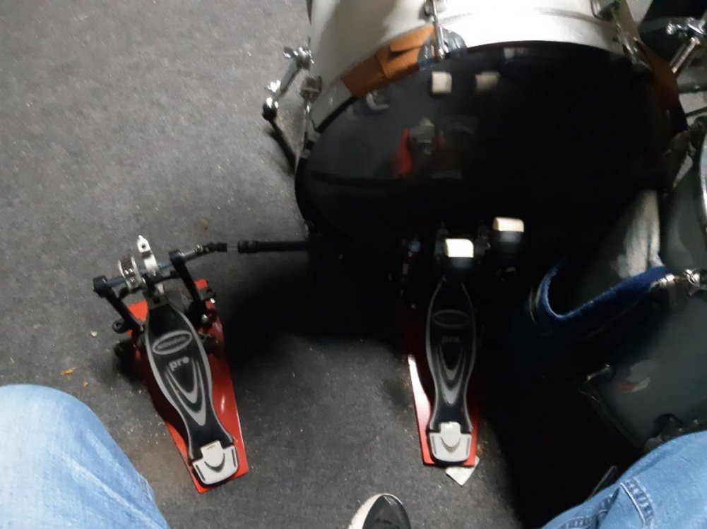 DOBLE PEDAL BOMBO.jpg